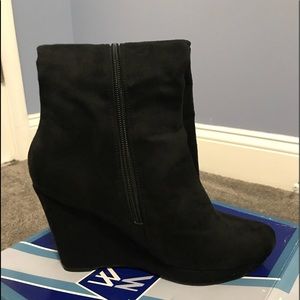 White Mountain Sapphire Tall Boot in Black